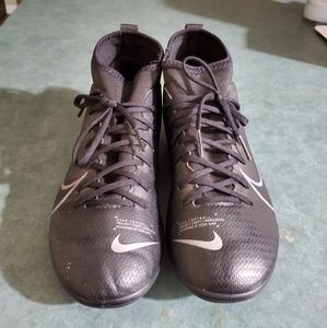Boys Nike Football Cleats Size 3.5